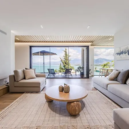 Villa Horizon Luxurious Lakefront Retreat By Pikhost *