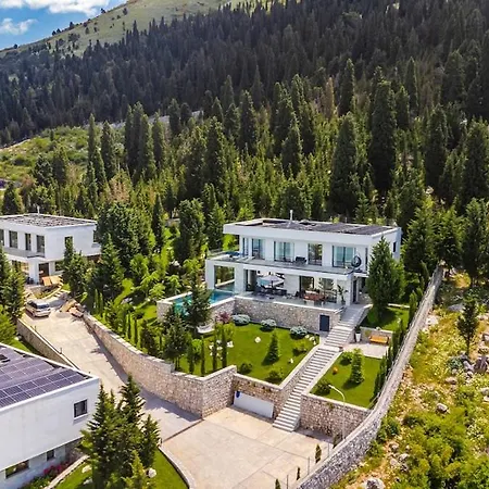 Horizon Luxurious Lakefront Retreat By Pikhost Villa Široka