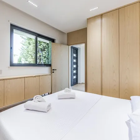 Horizon Luxurious Lakefront Retreat By Pikhost * Široka