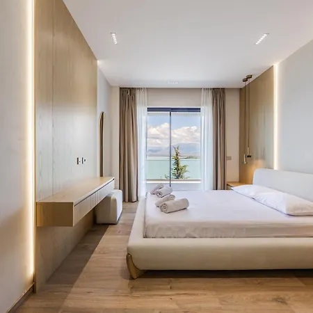 Willa Horizon Luxurious Lakefront Retreat By Pikhost Široka