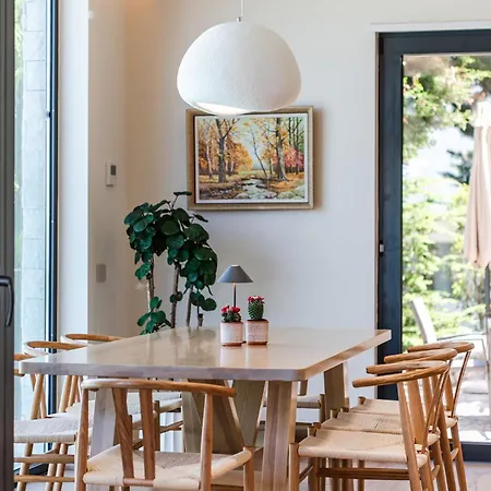 Horizon Luxurious Lakefront Retreat By Pikhost * Široka