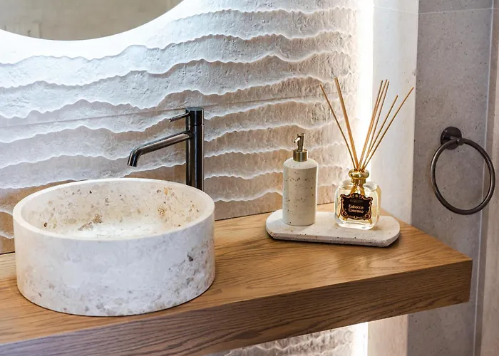 Villa Horizon Luxurious Lakefront Retreat By Pikhost *