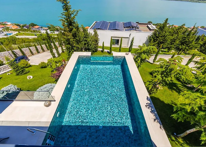 빌라 Horizon Luxurious Lakefront Retreat By Pikhost *