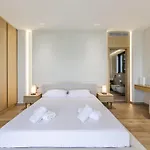 Horizon Luxurious Lakefront Retreat By Pikhost * Široka