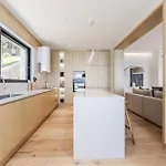 Horizon Luxurious Lakefront Retreat By Pikhost * Široka