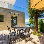Horizon Luxurious Lakefront Retreat By Pikhost 别墅 *