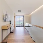 Horizon Luxurious Lakefront Retreat By Pikhost *
