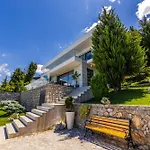 Horizon Luxurious Lakefront Retreat By Pikhost 别墅 Široka