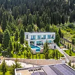 Horizon Luxurious Lakefront Retreat By Pikhost 别墅 Široka