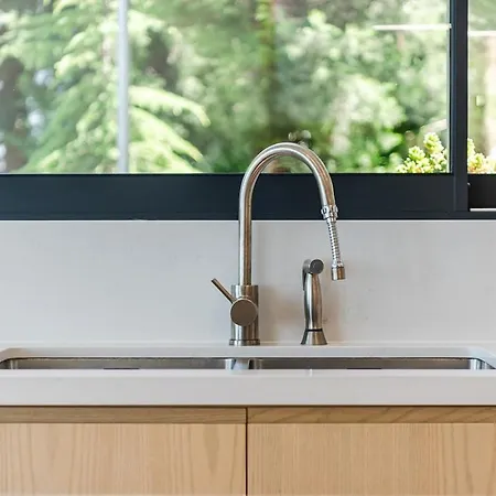 Horizon Luxurious Lakefront Retreat By Pikhost Villa Široka