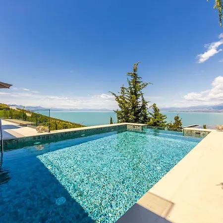 Villa Horizon Luxurious Lakefront Retreat By Pikhost Široka