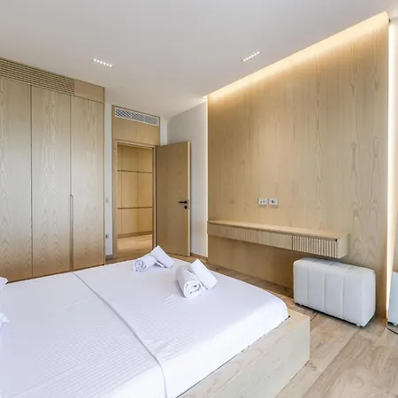 Horizon Luxurious Lakefront Retreat By Pikhost * Široka