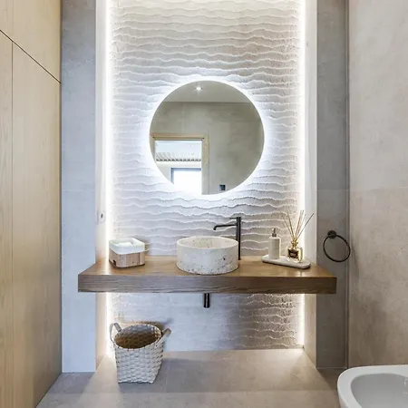 Horizon Luxurious Lakefront Retreat By Pikhost Široka
