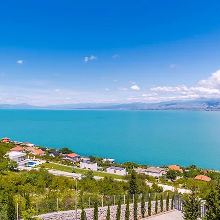 Horizon Luxurious Lakefront Retreat By Pikhost Villa Široka
