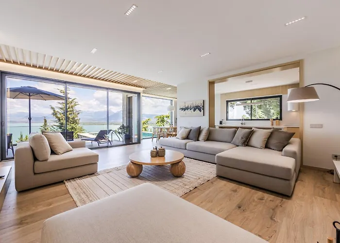 Horizon Luxurious Lakefront Retreat By Pikhost 别墅