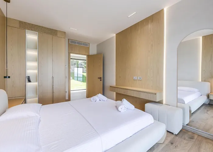 Horizon Luxurious Lakefront Retreat By Pikhost 别墅 *