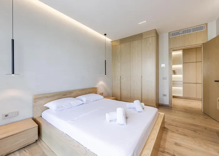 Horizon Luxurious Lakefront Retreat By Pikhost 别墅