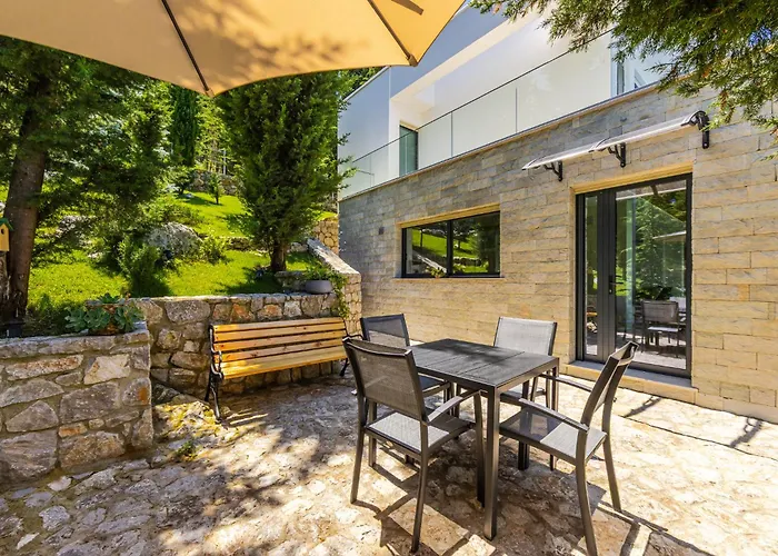 Horizon Luxurious Lakefront Retreat By Pikhost 别墅