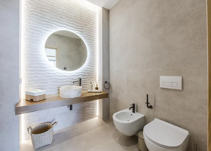 Horizon Luxurious Lakefront Retreat By Pikhost