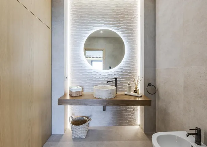 Horizon Luxurious Lakefront Retreat By Pikhost Široka