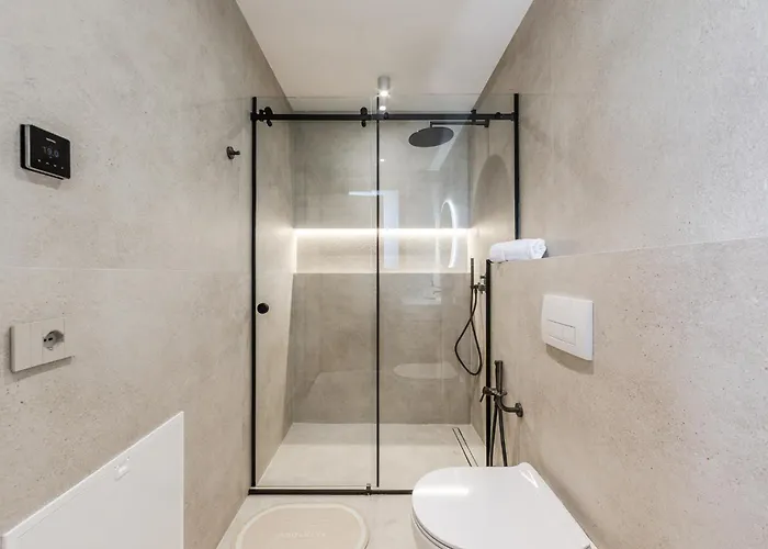 Horizon Luxurious Lakefront Retreat By Pikhost * Široka
