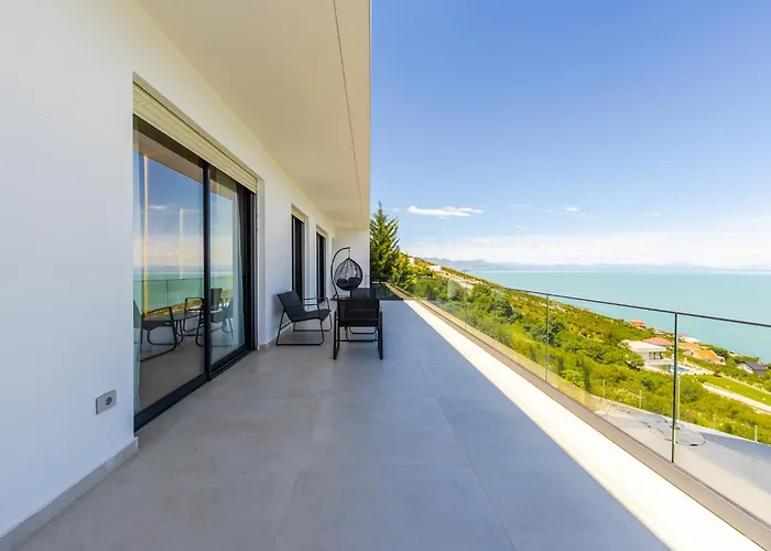 Horizon Luxurious Lakefront Retreat By Pikhost 别墅 *